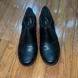 NWOT Easy Street Comfort Wave black booties